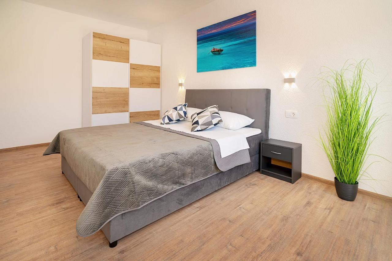 Apartments Gerta With Terrace บัชกา ภายนอก รูปภาพ