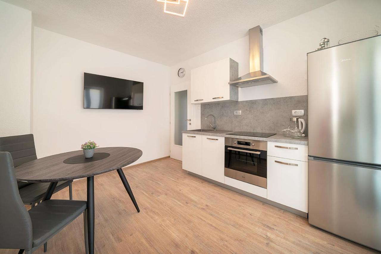 Apartments Gerta With Terrace บัชกา ภายนอก รูปภาพ
