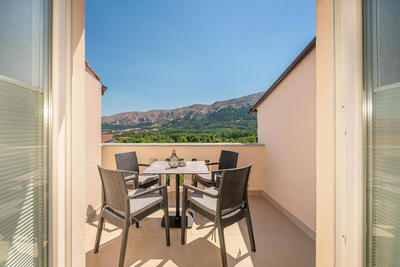 Apartments Gerta With Terrace บัชกา ภายนอก รูปภาพ