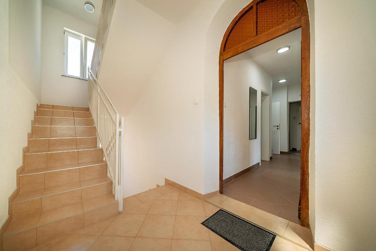 Apartments Gerta With Terrace บัชกา ภายนอก รูปภาพ